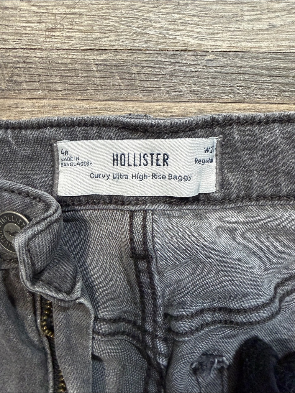Hollister Curvy Ultra High-Rise Baggy - Picture 2 of 3